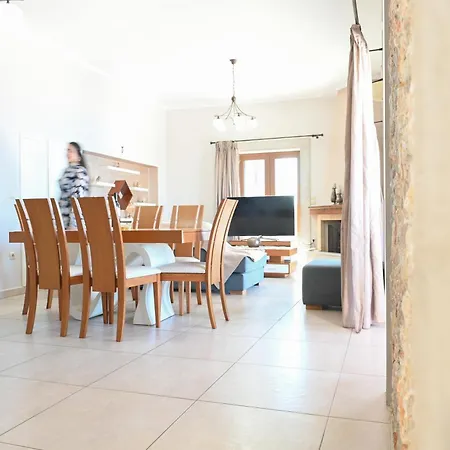 Selas Villa *
